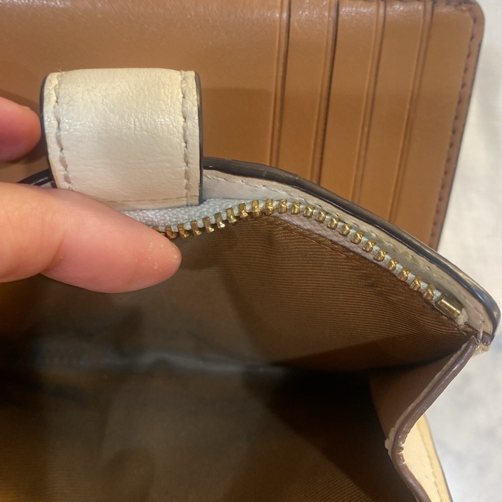 Coach Brown Monogram Wallet EUC - Picture 10 of 12
